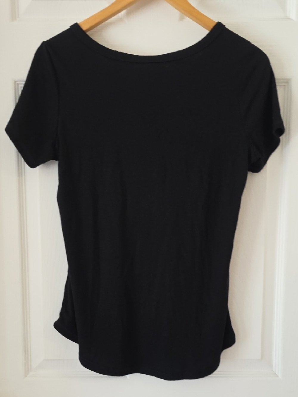 LuLaRoe Bailey Black V-Neck Short Sleeve Tee Medium New - Picture 6 of 11
